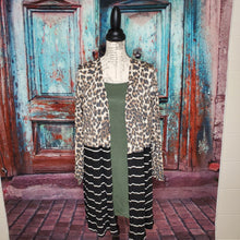 Cargar imagen en el visor de la galería, Leopard and Stripes Black Cardigan