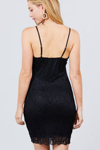 Cargar imagen en el visor de la galería, Cami Straps Round Neck Bottom Scallop Detail Bodycon Lace Dress