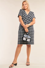 Load image into Gallery viewer, Plus Size Black&amp;white Checkered Fitted Wrap Deep Plunge V-neck Dress
