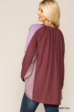 Cargar imagen en el visor de la galería, Textured Color Mixed Tassel Tie Peasant Top With Reverse Stitch Detail