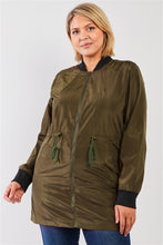 Cargar imagen en el visor de la galería, Plus Olive Drawstring Trim Zip-up Fitted Coach Rain Jacket