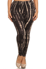 Load image into Gallery viewer, Plus Size Black And Tan Tie Dye Print Full Length Fitted Leggings With High Waist.