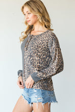 Load image into Gallery viewer, Unique Leopard Color Block Long Sleeve Top