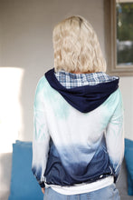 Cargar imagen en el visor de la galería, Feather &amp; Tie-dye Print Contrast Plaid Hood Sweater