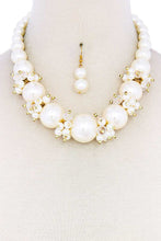 Cargar imagen en el visor de la galería, Multi Bead And Pearl Necklace Chocker And Earring Set