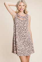 Cargar imagen en el visor de la galería, Cute Animal Print Cut Out Neckline Sleeveless Tunic Dress