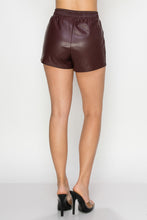 Cargar imagen en el visor de la galería, Pocketed High-rise Faux Leather Shorts