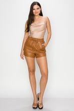 Cargar imagen en el visor de la galería, Pocketed High-rise Faux Leather Shorts