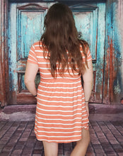 Cargar imagen en el visor de la galería, Striped Coral Dress